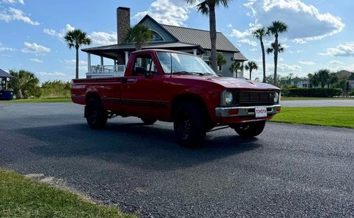 1981 Toyota Hilux Pick-Up DLX in Glendale, United States 1