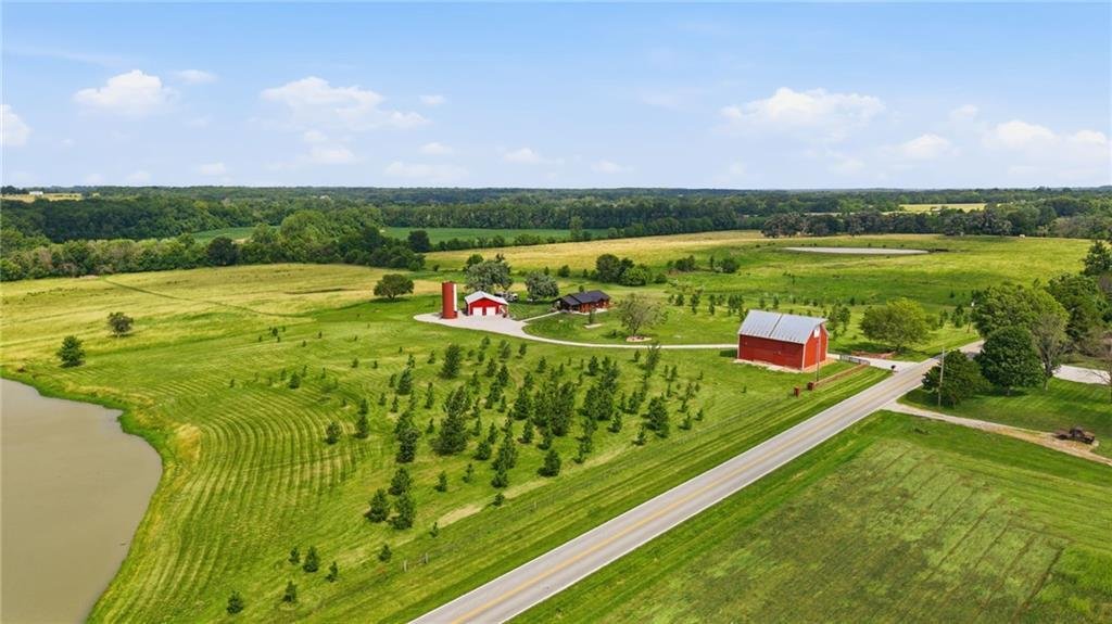 House in Pleasant Hill, Missouri, United States 3 - 18303793