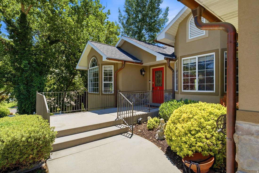House in Sandy, Utah, United States 5 - 18303824