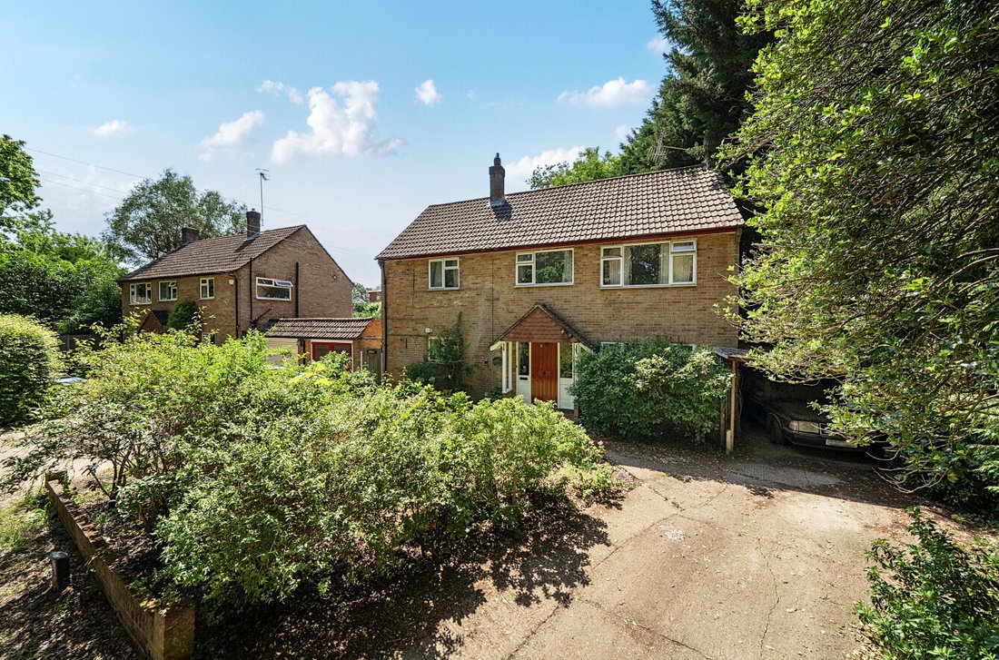 House in Mount Hermon, Woking, England 1 - 17093638