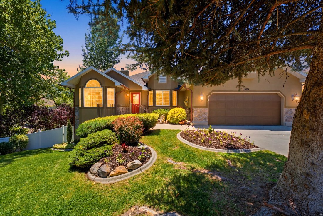 House in Sandy, Utah, United States 1 - 18303824