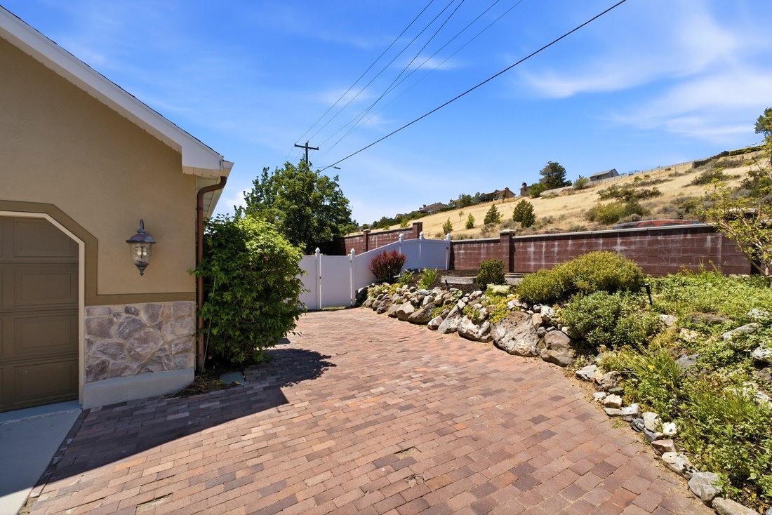 House in Sandy, Utah, United States 4 - 18303824