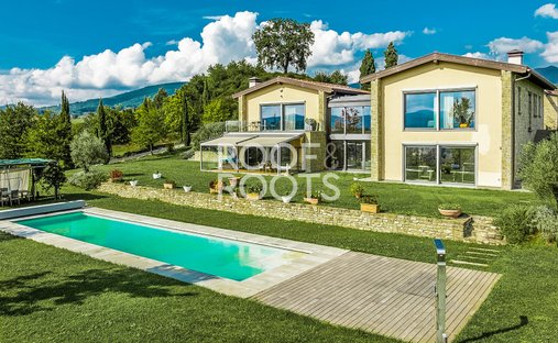 Villa in Scarperia e San Piero, Tuscany, Italy 1