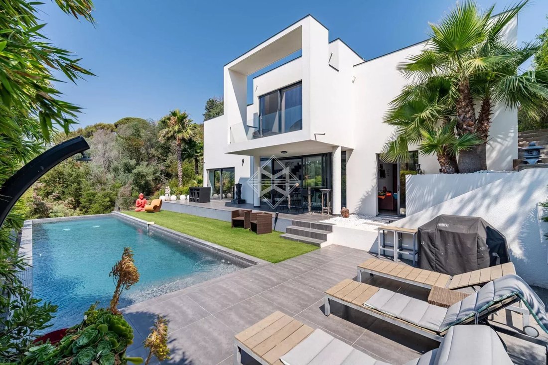 Villa in La Roquette-sur-Siagne, Provence-Alpes-Côte d'Azur, France 3 - 18304418