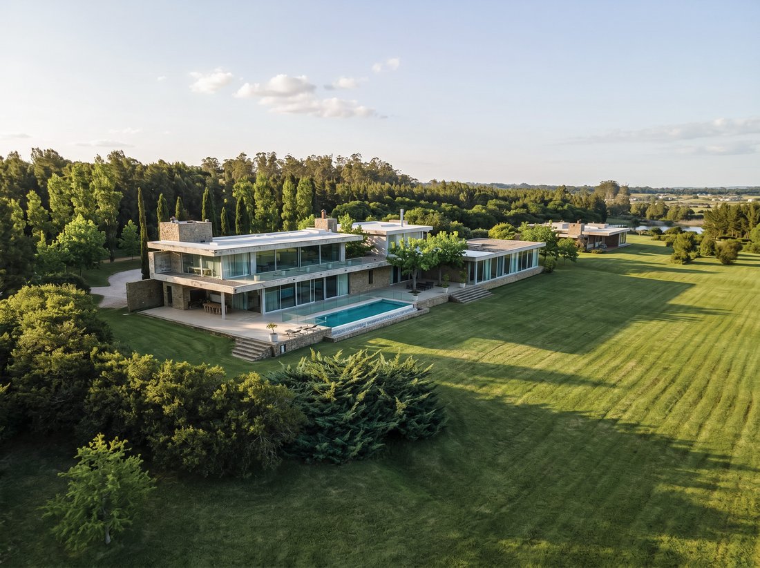 Estate in Chacras del Golf, Maldonado Department, Uruguay 1 - 18304524