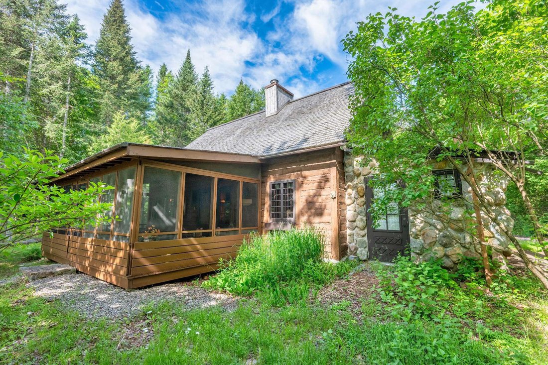 House in Lac-Supérieur, Quebec, Canada 2 - 18304371
