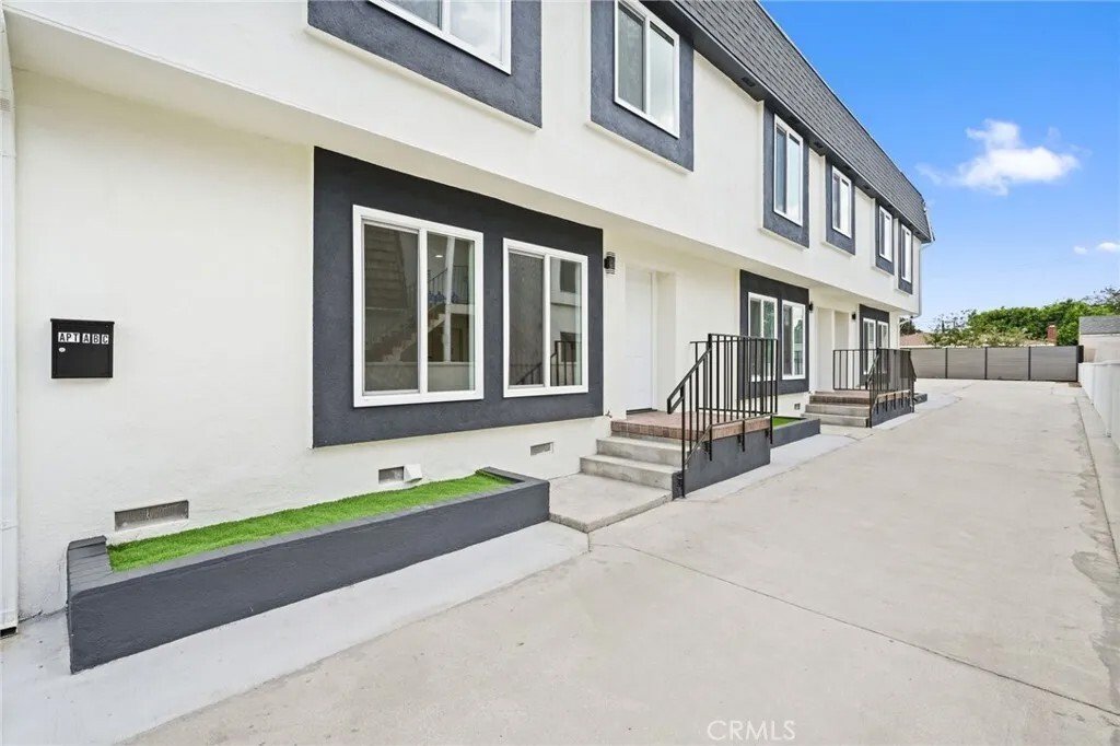 Los Angeles, California, United States 2 - 18303892