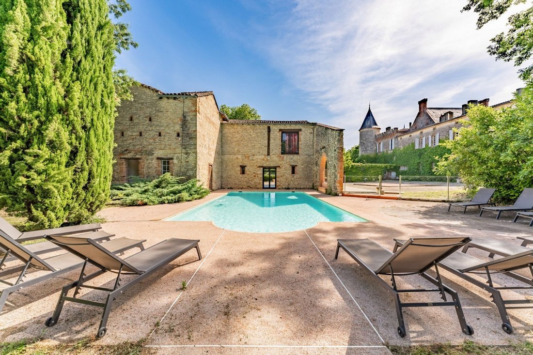 Castle in Caraman, Occitania, France 4 - 18304148