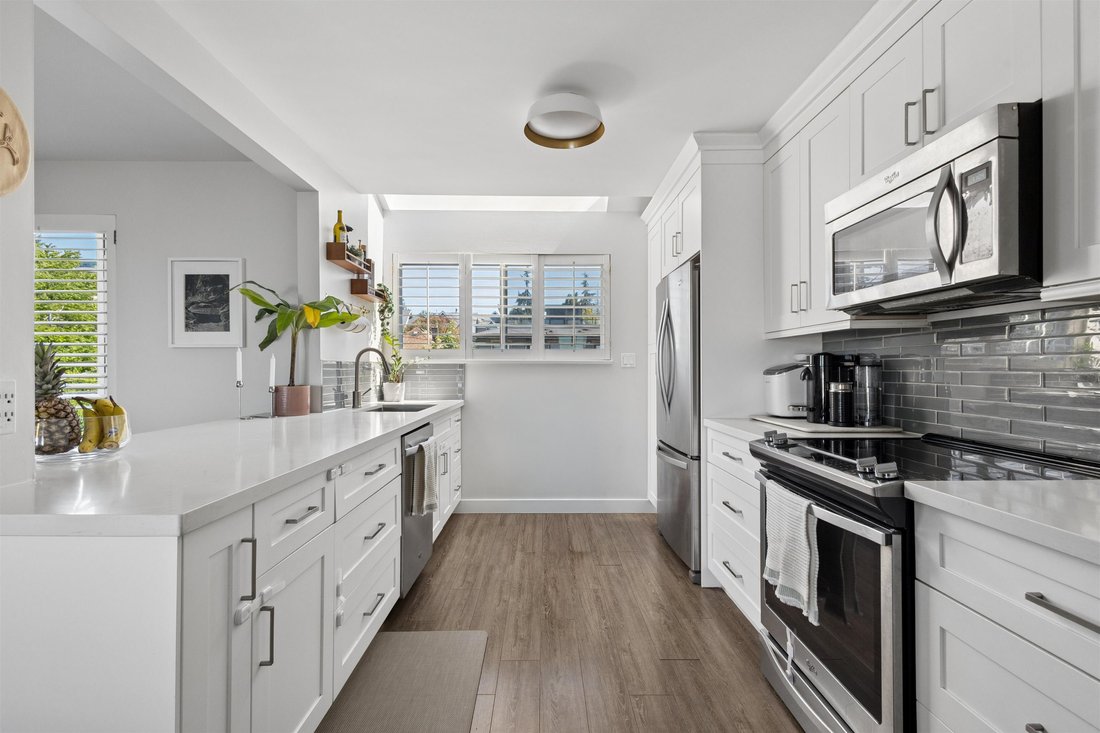 House in North Vancouver, British Columbia, Canada 3 - 18304342