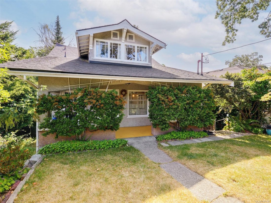 Apartment in Victoria, British Columbia, Canada 1 - 18304340