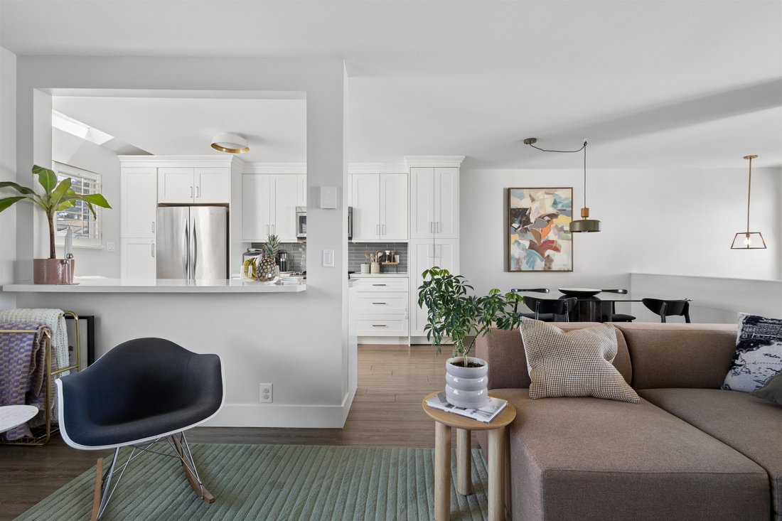House in North Vancouver, British Columbia, Canada 1 - 18304342