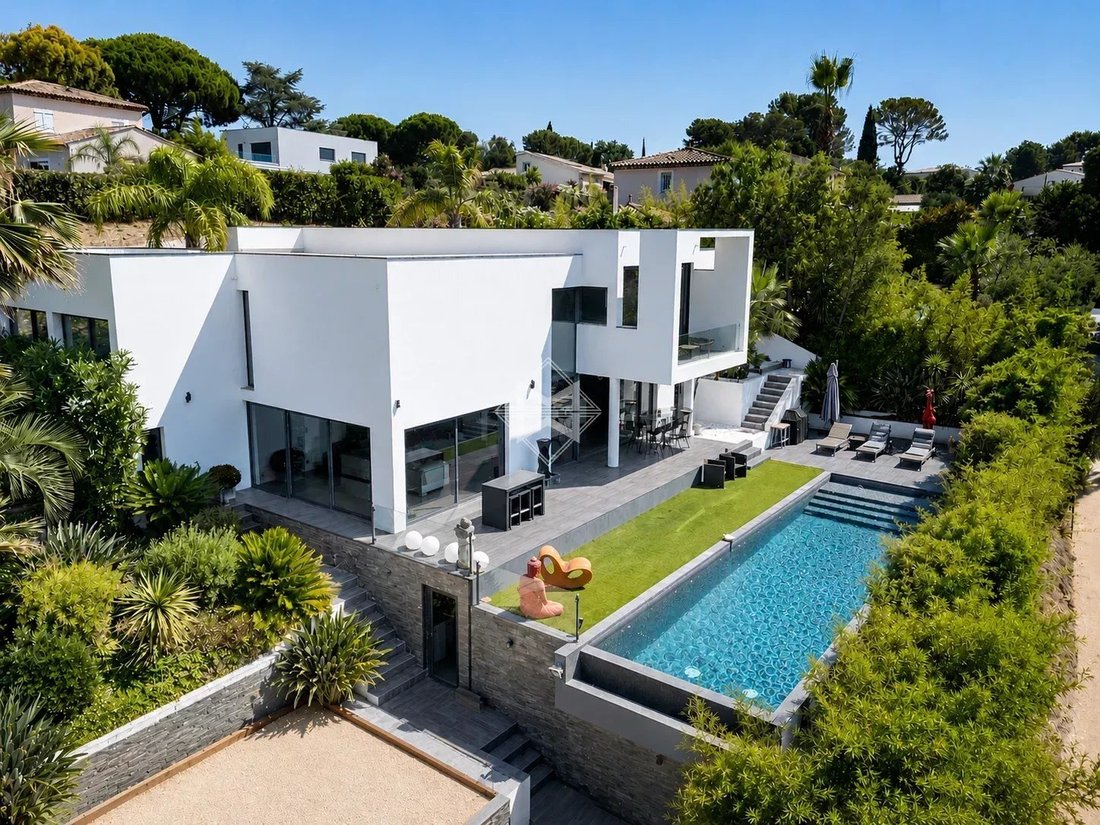 Villa in La Roquette-sur-Siagne, Provence-Alpes-Côte d'Azur, France 1 - 18304418