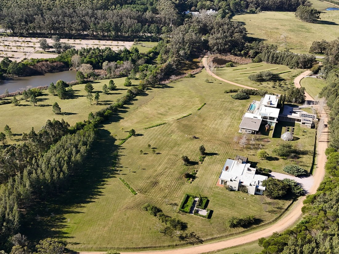 Estate in Chacras del Golf, Maldonado Department, Uruguay 3 - 18304524