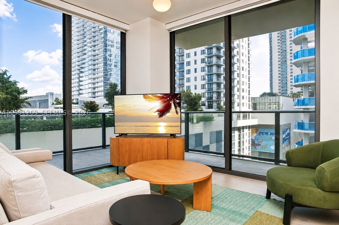 Condo in Miami, Florida, United States 2 - 17203205