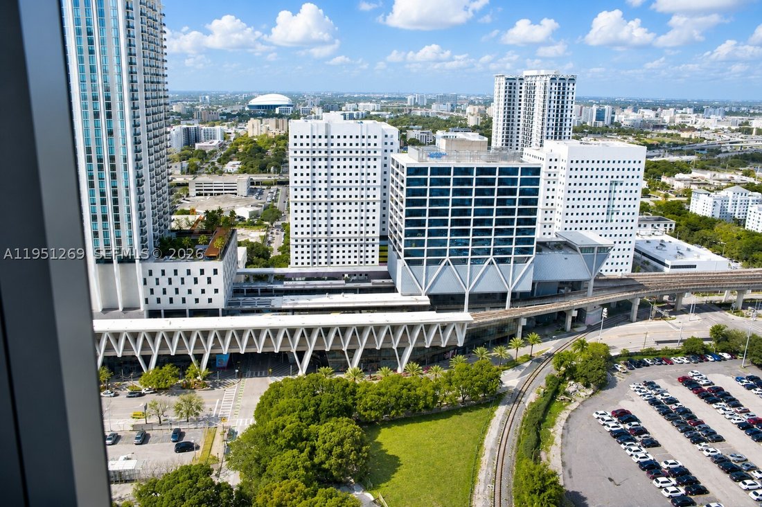 Condo in Miami, Florida, United States 1 - 17203205