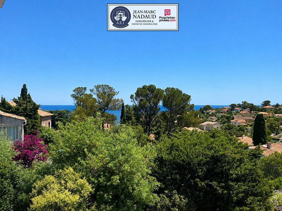Villa in Frejus, Provence-Alpes-Côte d'Azur, France 2 - 18304737