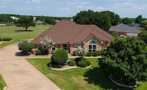 House in Granbury, Texas, United States 1