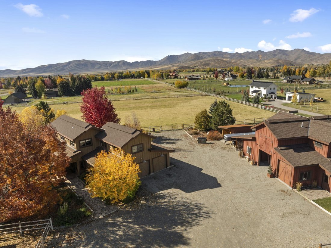House in Bellevue, Idaho, United States 2 - 18304542