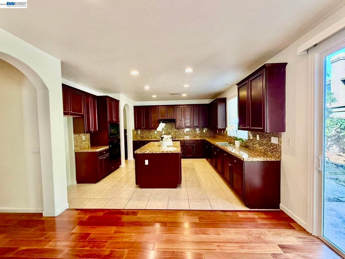 House in Modesto, California, United States 4 - 18304520