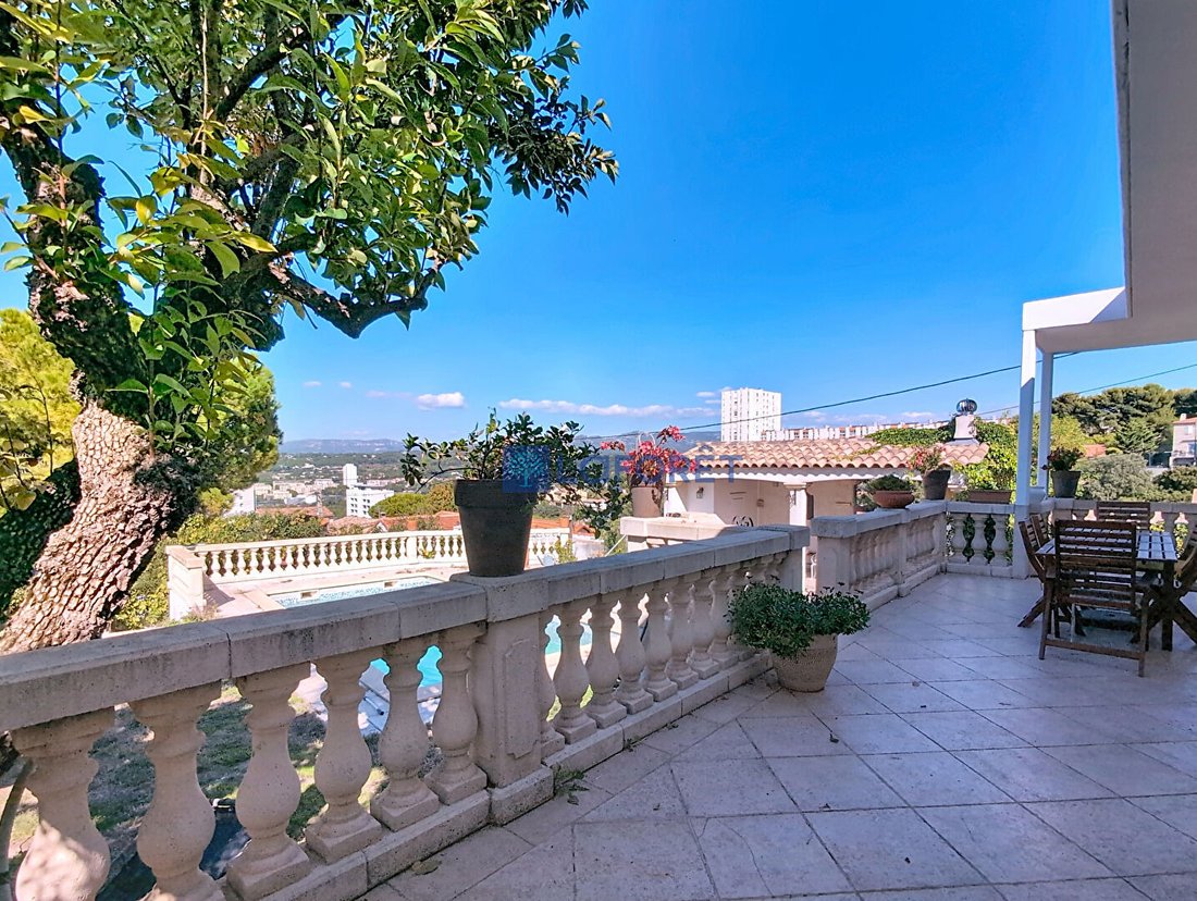 Villa in La Barasse, Marseille, Provence-Alpes-Côte d'Azur 3 - 17405837