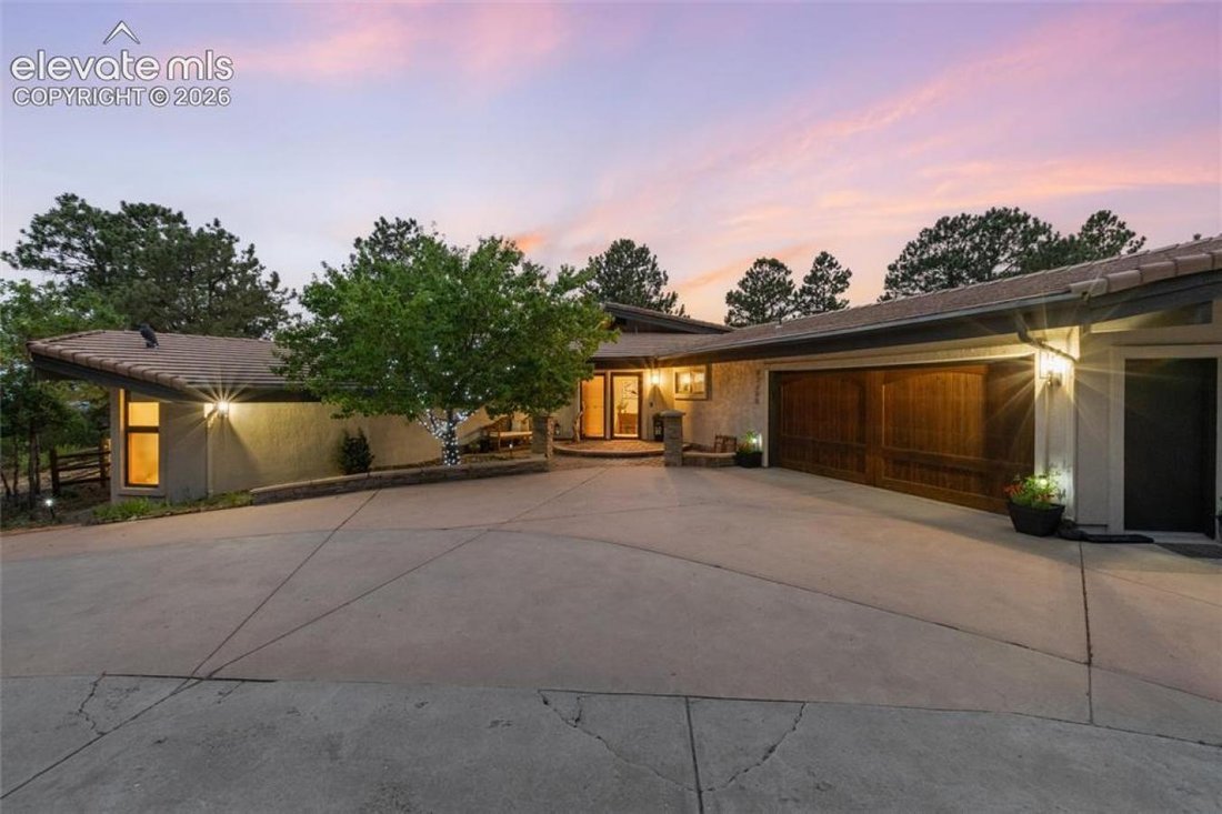 House in Colorado Springs, Colorado, United States 2 - 18304313