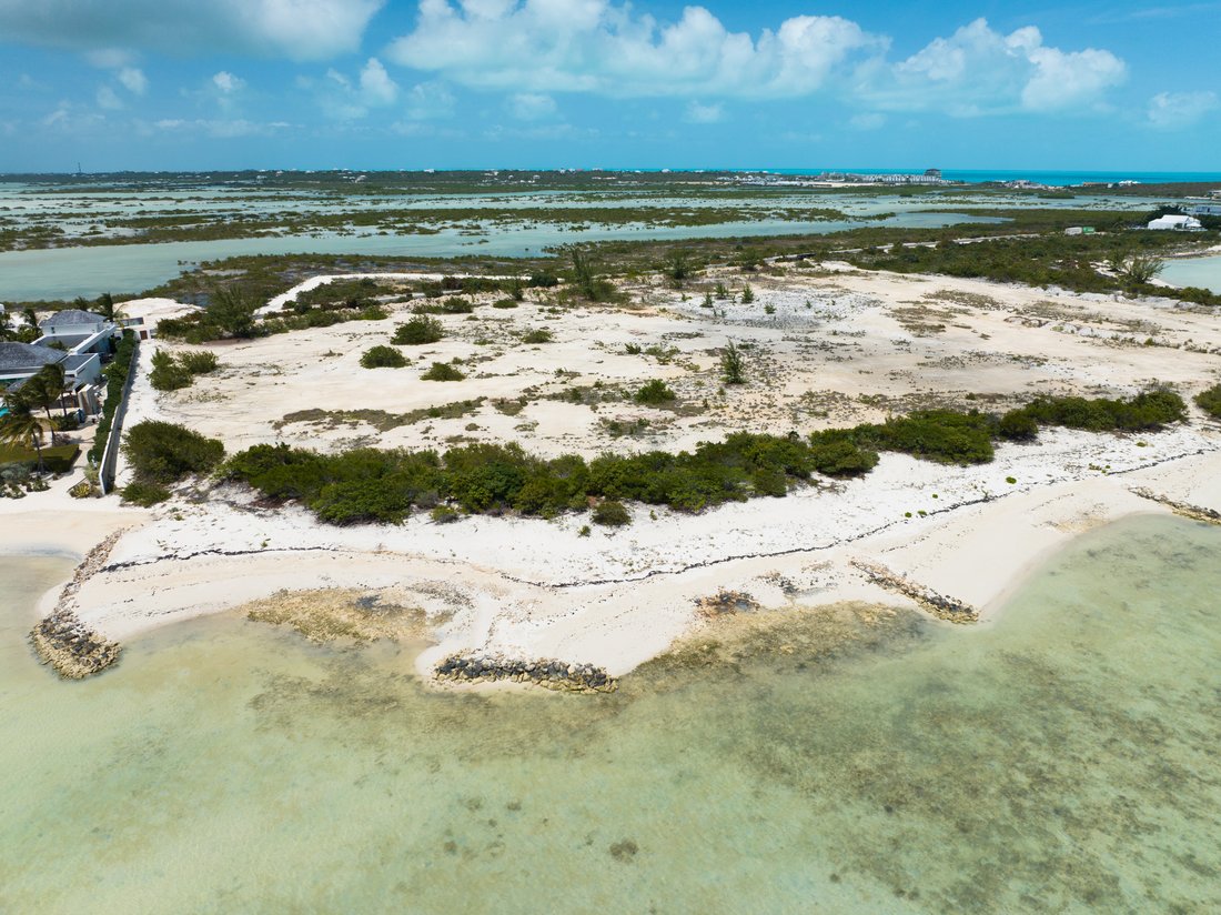 Land in Venetian Road Settlement, Caicos Islands, Turks and Caicos Islands 3 - 18304548