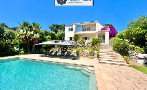Villa in Frejus, Provence-Alpes-Côte d'Azur, France 1