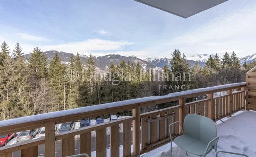 Apartment in La Perrière, Courchevel, France 1