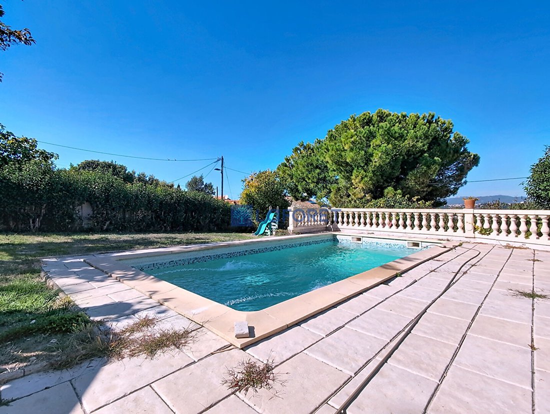 Villa in La Barasse, Marseille, Provence-Alpes-Côte d'Azur 1 - 17405837