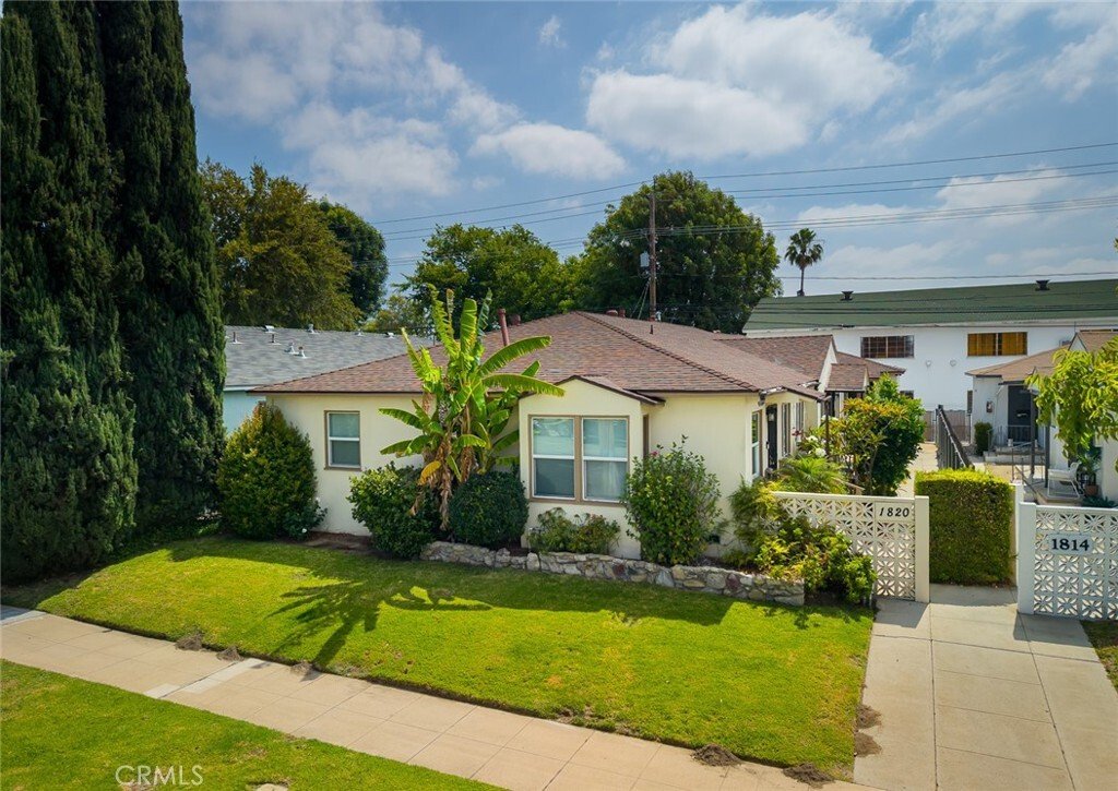 Burbank, California, United States 1 - 18304321