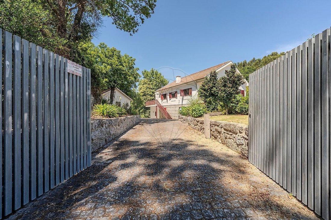 Villa in Cantelaes, Braga, Portugal 1 - 18304603