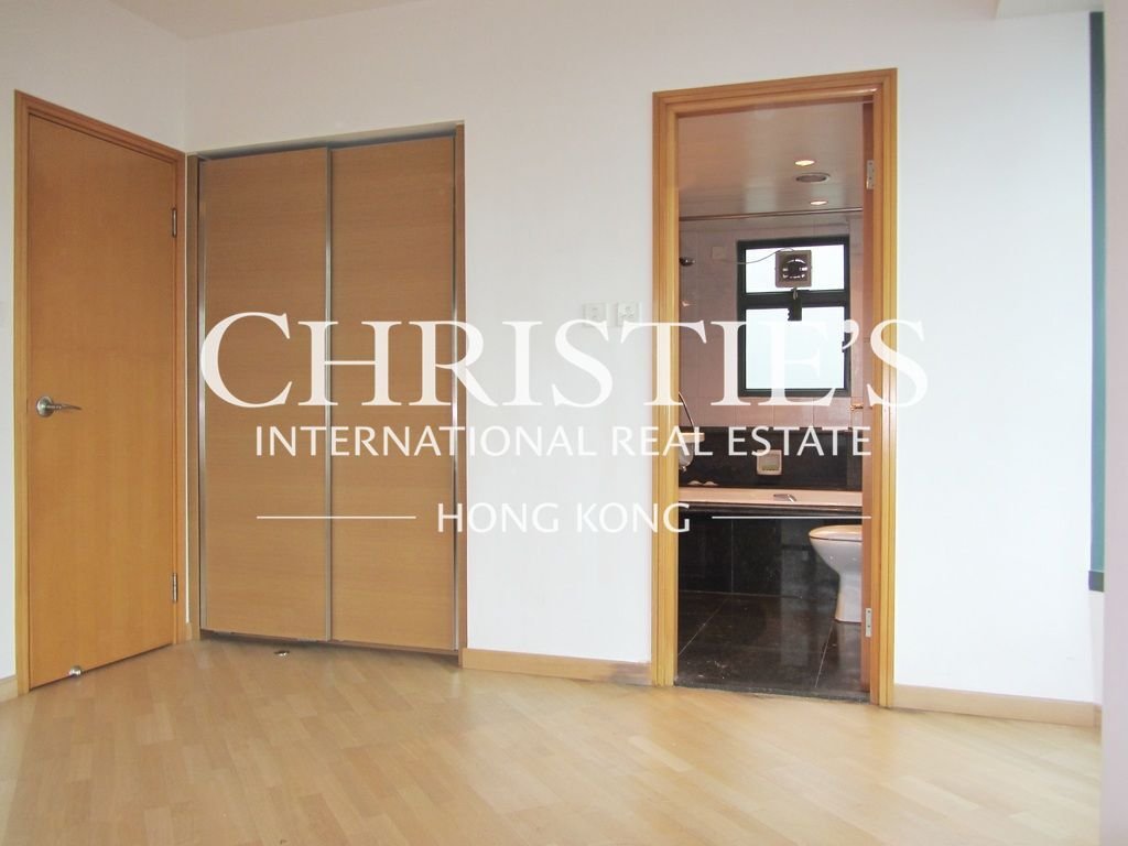 Apartment in Hong Kong, Hong Kong 5 - 18305077