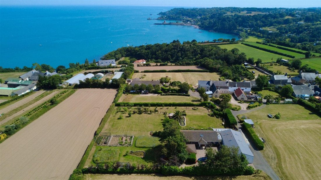 Jersey, St Lawrence, Jersey 2 - 18304053