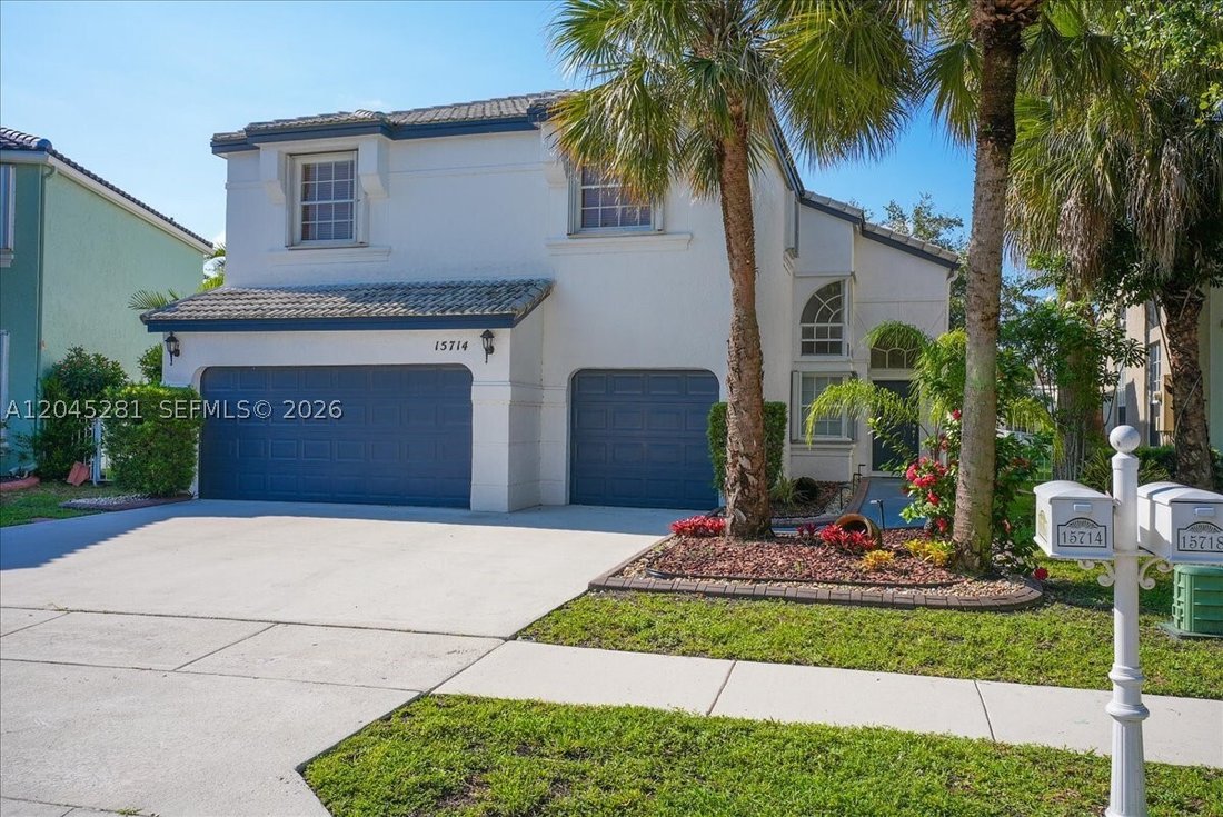 House in Pembroke Pines, Florida, United States 3 - 18303933