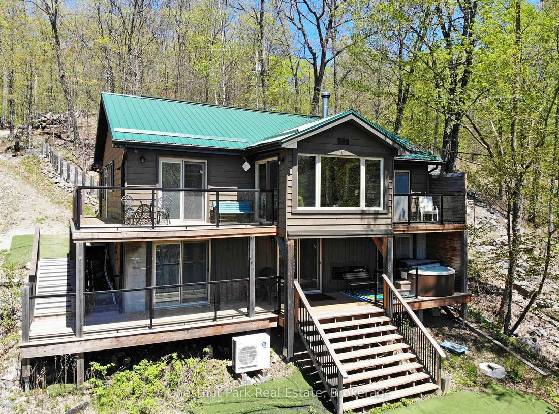 House in Haliburton, Ontario, Canada 1 - 17996337