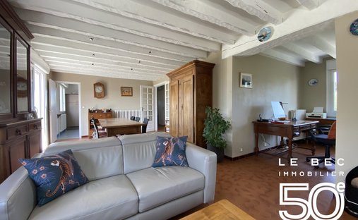 House in Saint-Gildas-de-Rhuys, Brittany, France 1