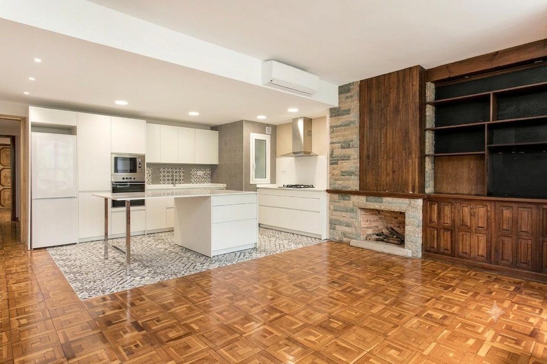 Apartment in Sarrià-Sant Gervasi, Barcelona, Spain 1 - 17947850