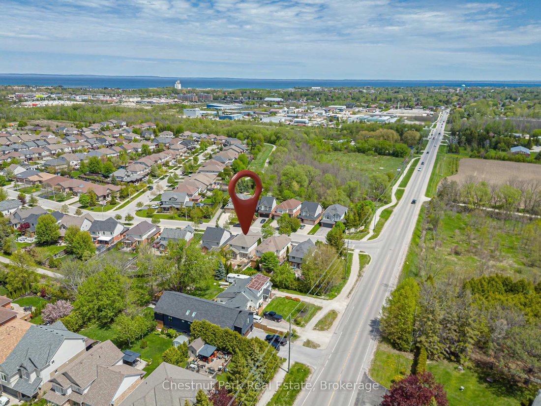 House in Collingwood, Ontario, Canada 4 - 18024044