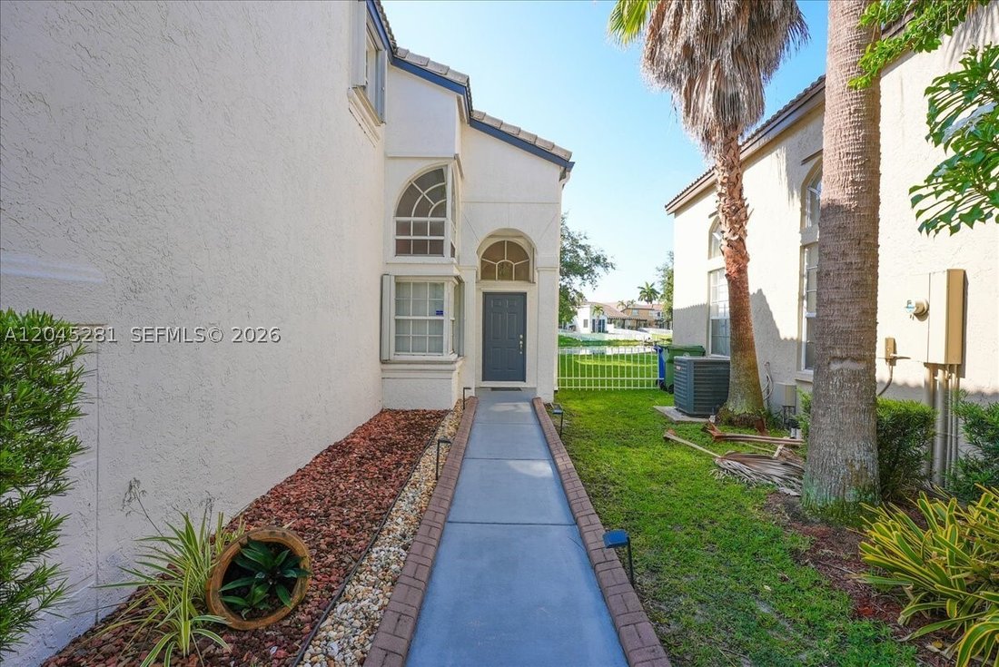 House in Pembroke Pines, Florida, United States 4 - 18303933
