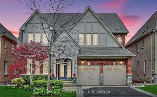 House in Oakville, Ontario, Canada 1