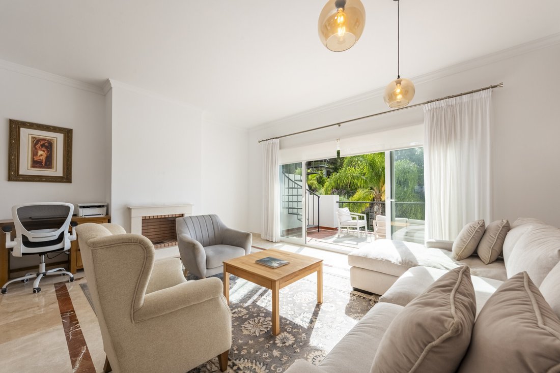 Penthouse in El Paraíso, Benahavis, Spain 5 - 18304309