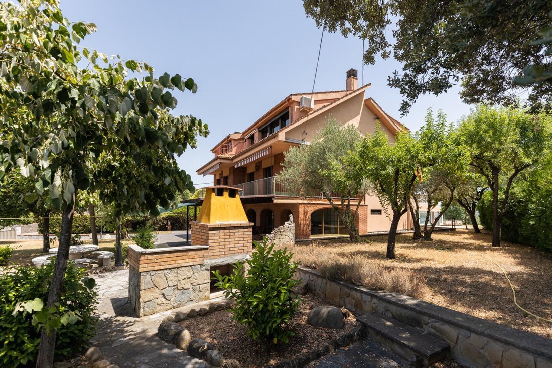 Villa in Sant Fruitos de Bages, Catalonia, Spain 3 - 18304493