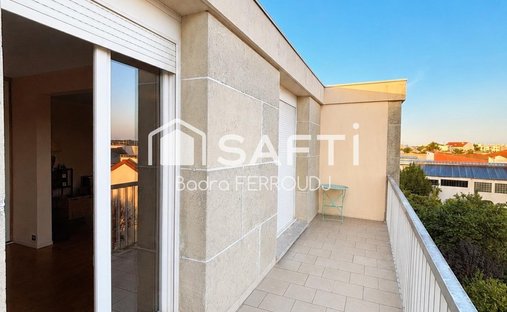 Apartment in Arrondissement of Bobigny, Ile-de-France, France 1