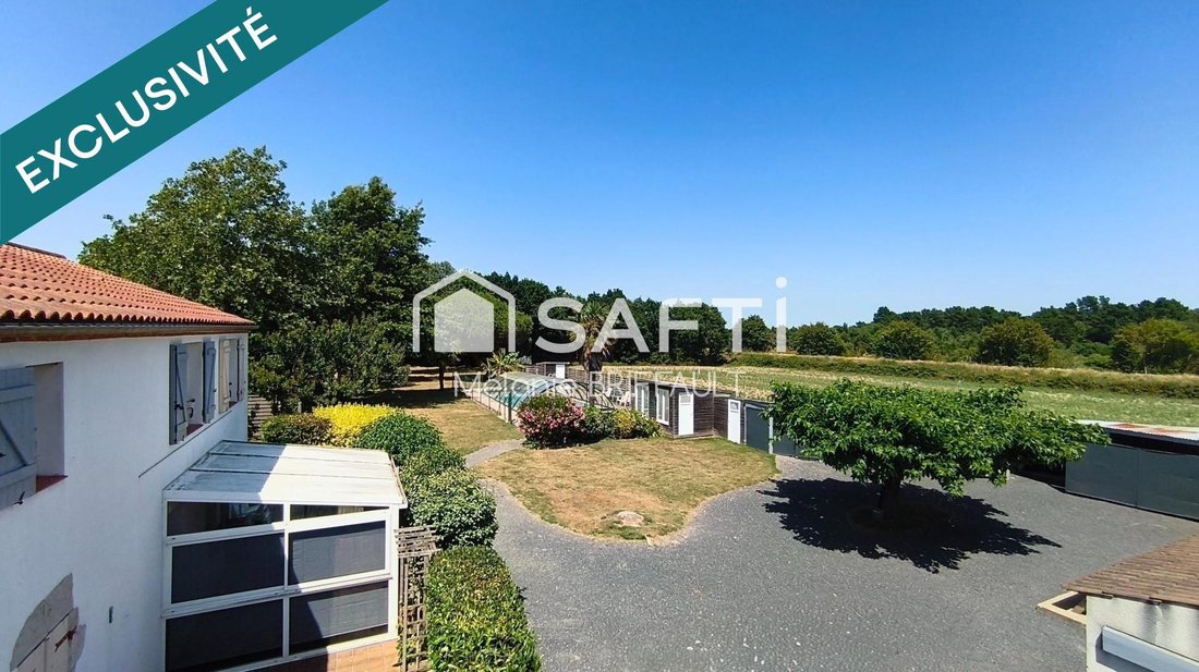 House in Saint-Mathurin, Pays de la Loire, France 2 - 18305472