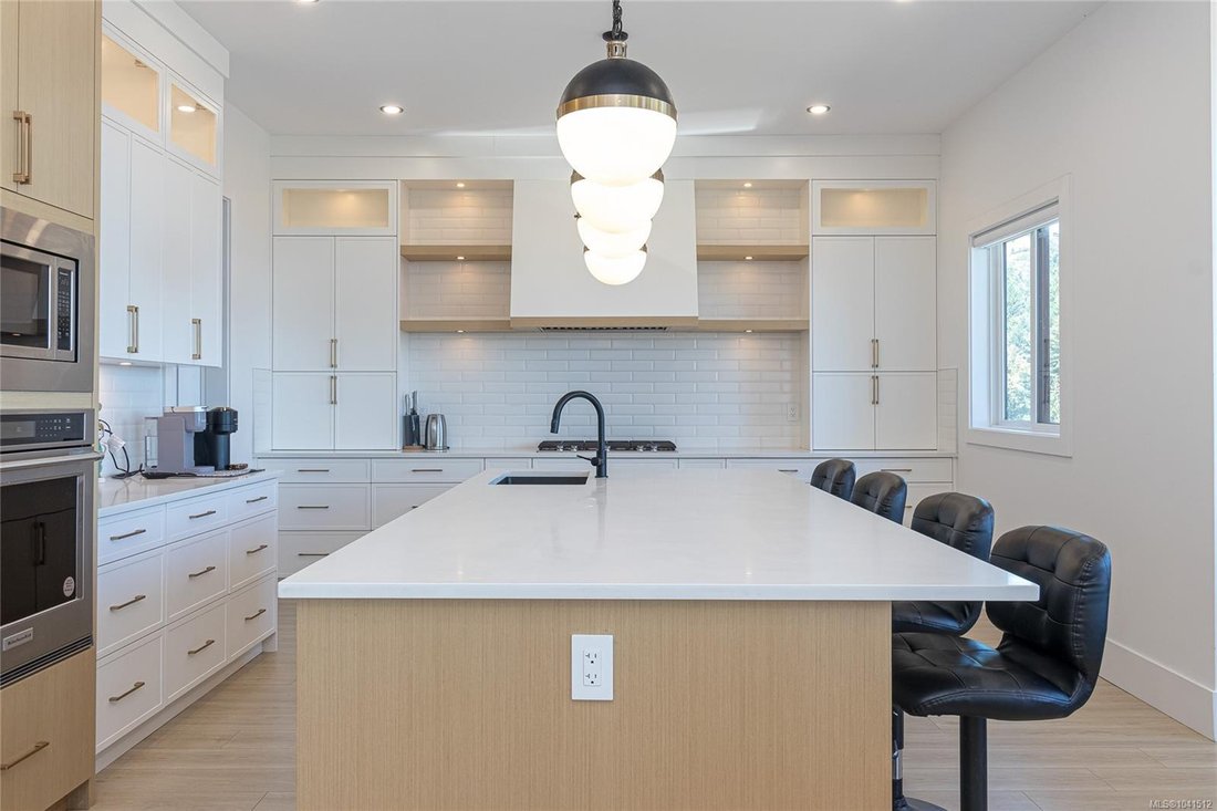 House in Langford, British Columbia, Canada 2 - 18304324