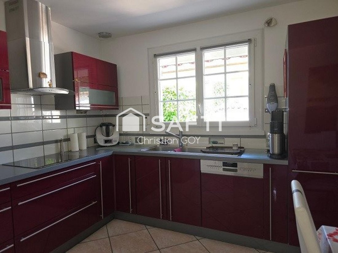 House in Plein Soleil-Zone Industrielle, Saint-Bonnet-de-Mure, France 4 - 18305552