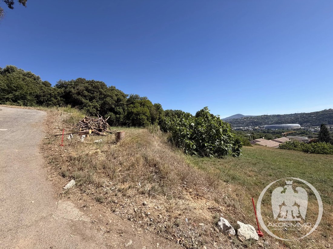 Land in Saint-Laurent-du-Var, Provence-Alpes-Côte d'Azur, France 3 - 18304237