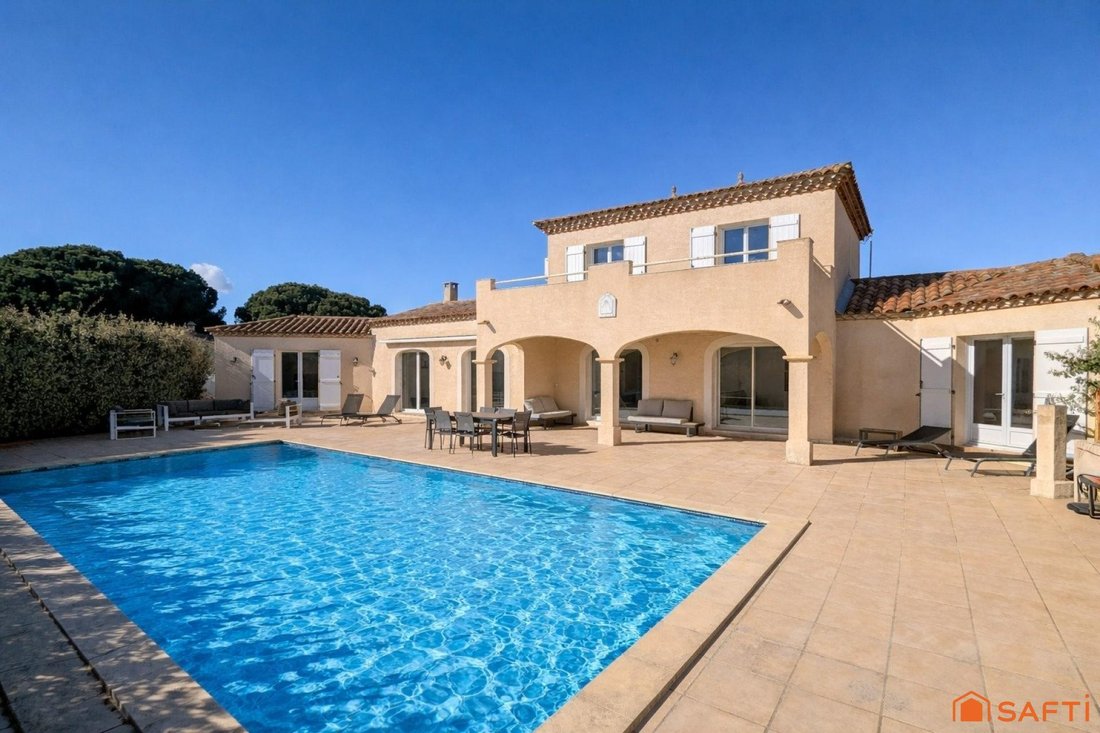 House in Centre Ville, Aigues-Mortes, France 1 - 18305542