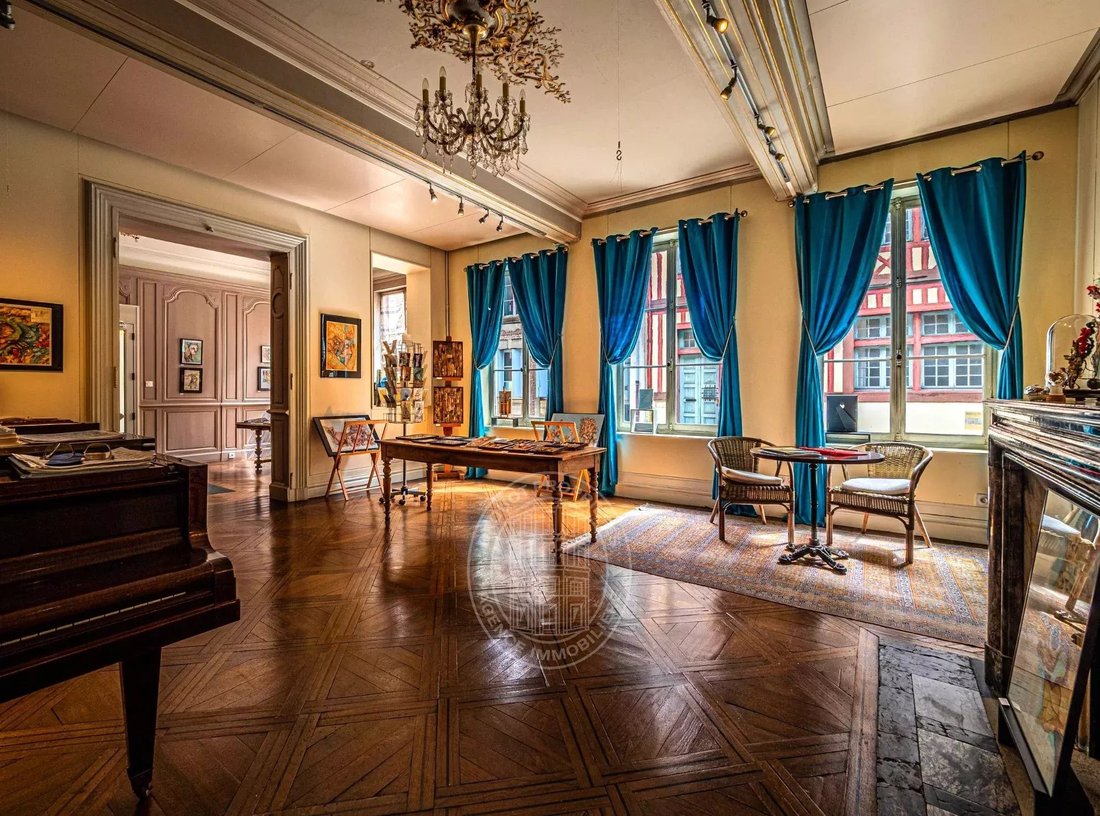 Estate in Pont-l'Évêque, Normandy, France 1 - 17220887