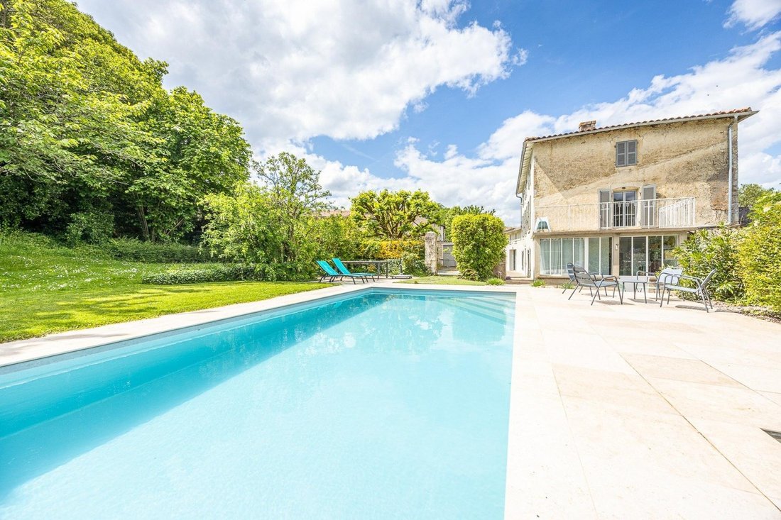 House in Saint-Gelais, Nouvelle-Aquitaine, France 1 - 17895114